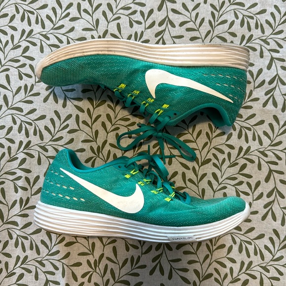 Nike Running Shoes - Picture 1 of 3